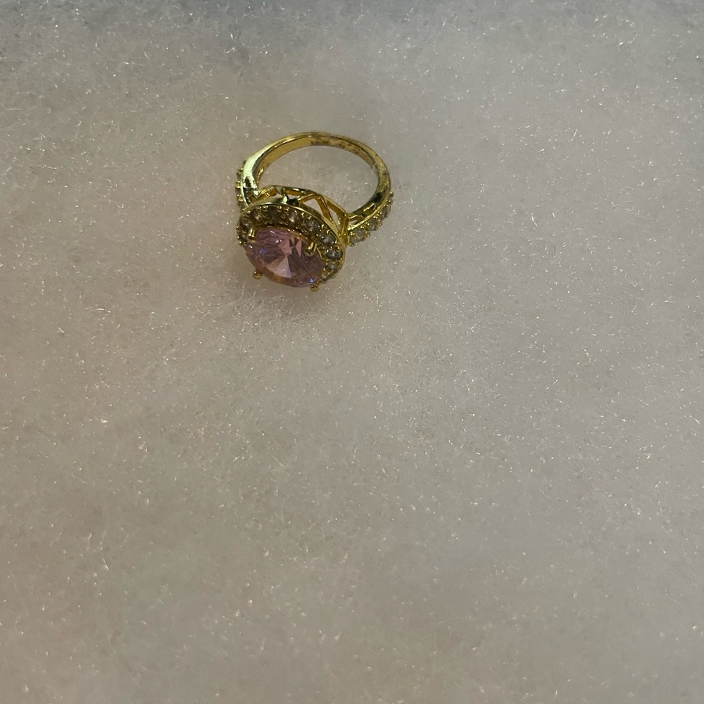 Vintage Gold tone Ring